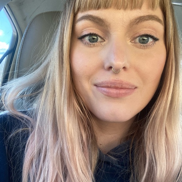 Meet the Posher Other - Meet your Posher, Lily
